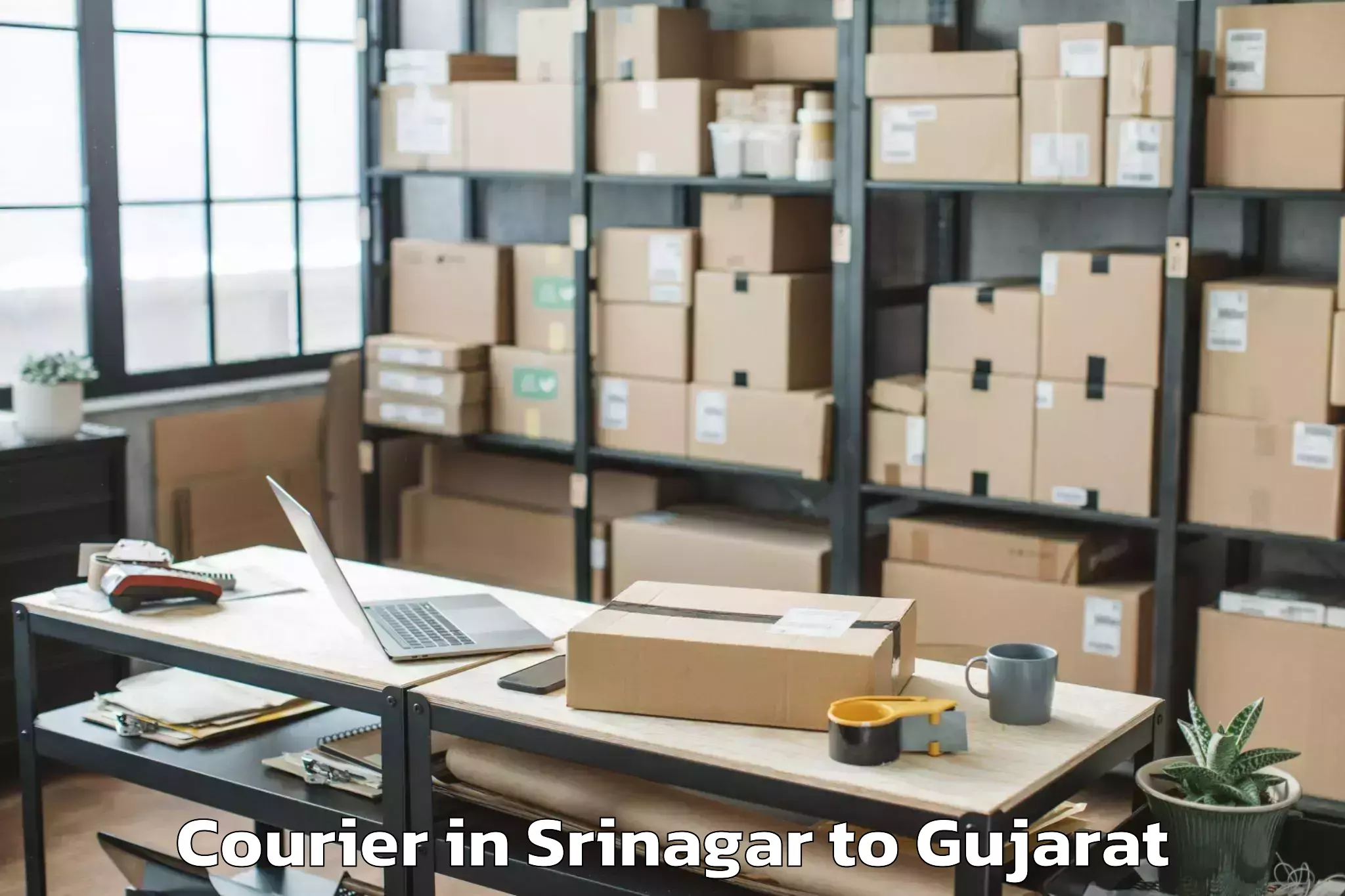 Efficient Srinagar to Gujarat University Ahmedabad Courier